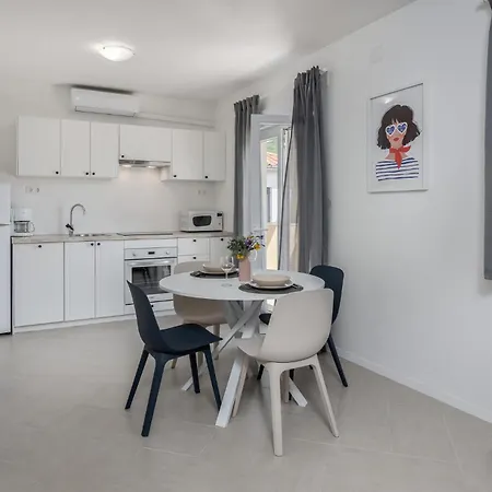 Apartment 1 Bedroom In Selce