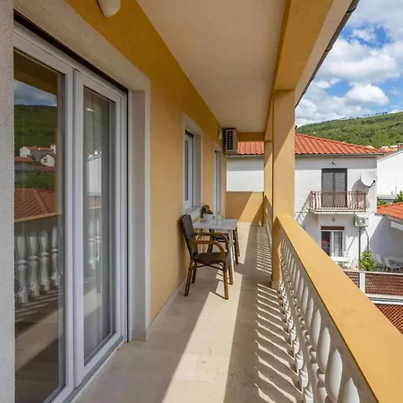 1 Bedroom In Apartment